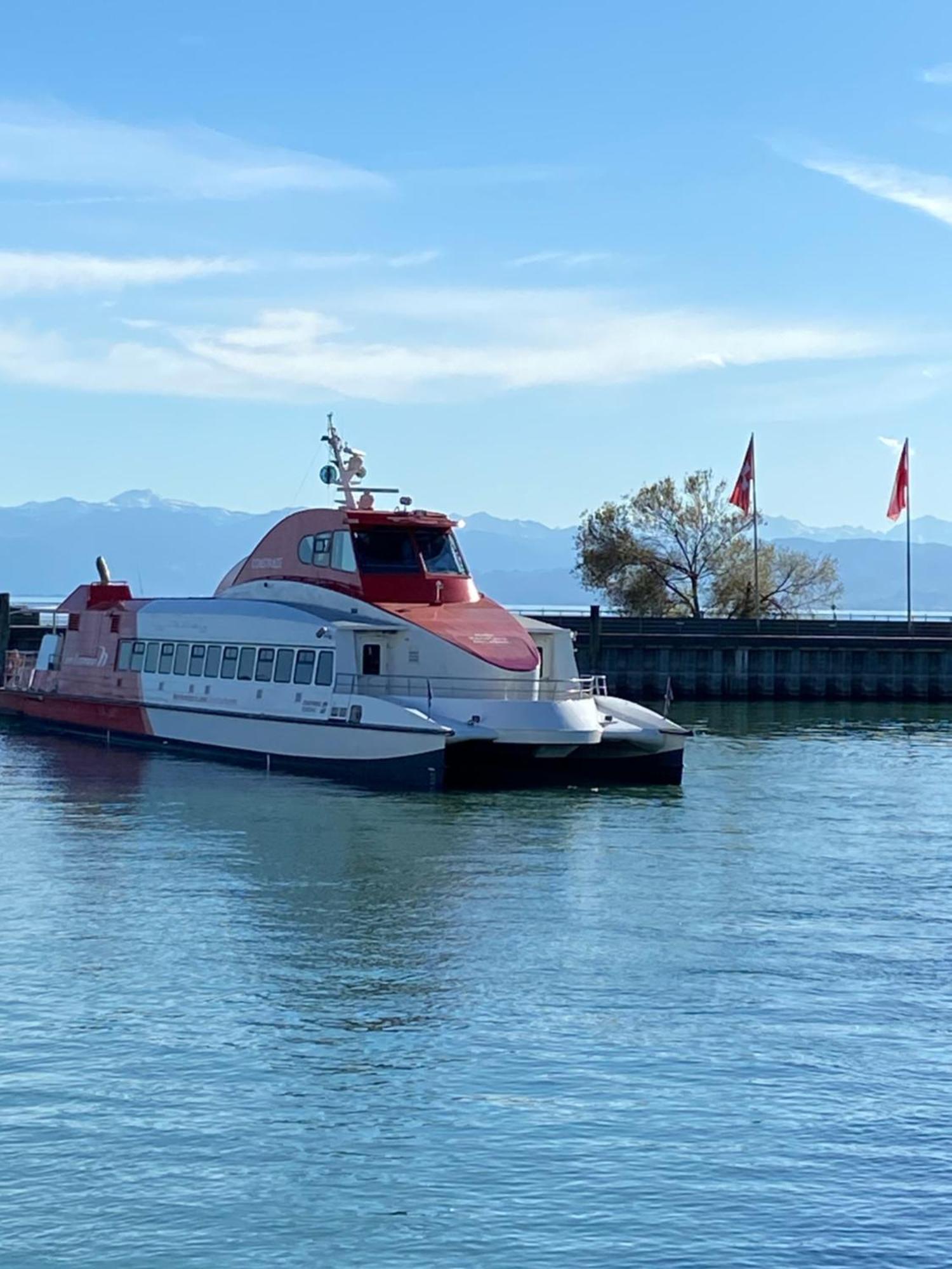 Cityapartment direkt am Hafen Friedrichshafen Bagian luar foto