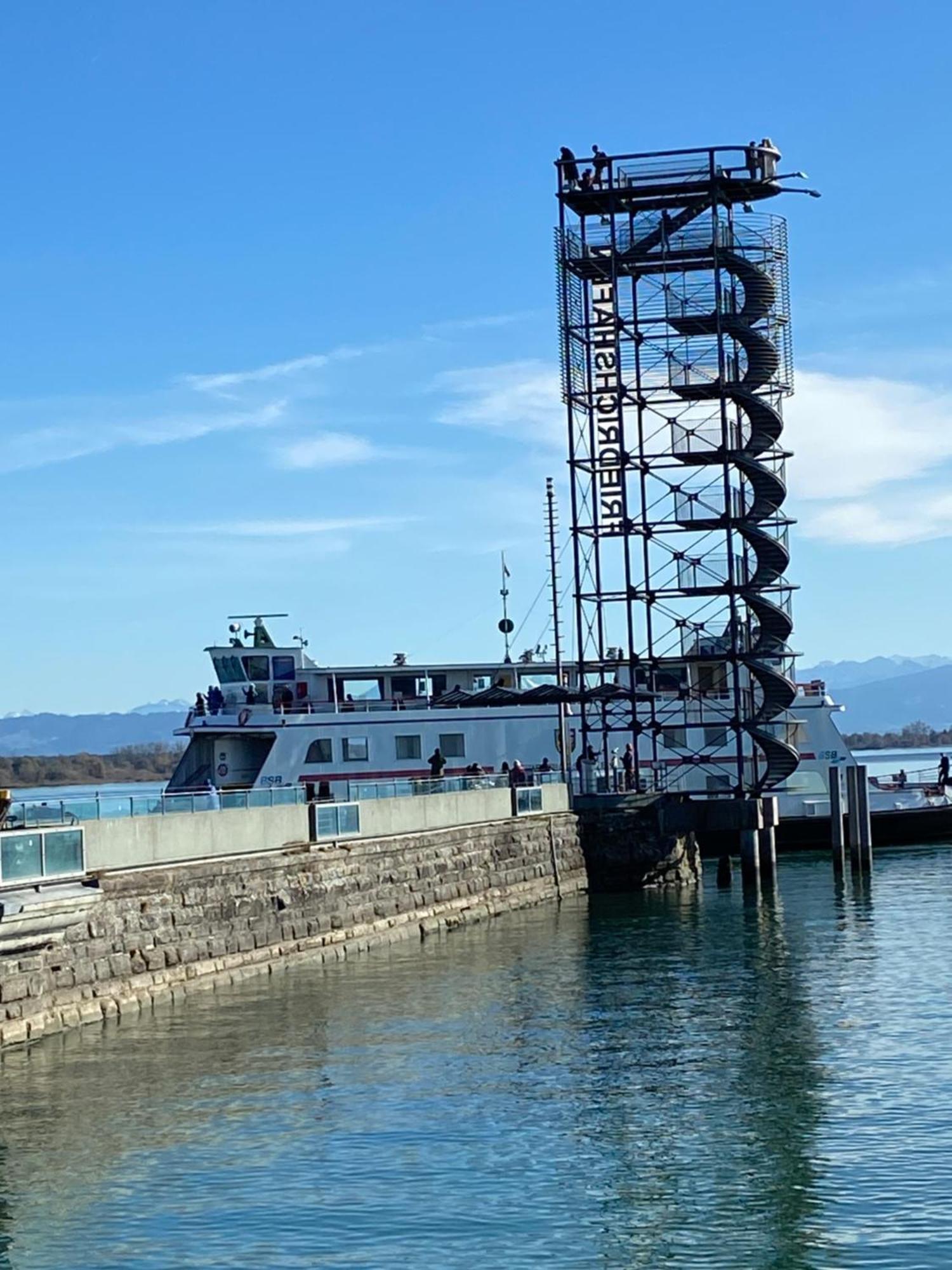 Cityapartment direkt am Hafen Friedrichshafen Bagian luar foto